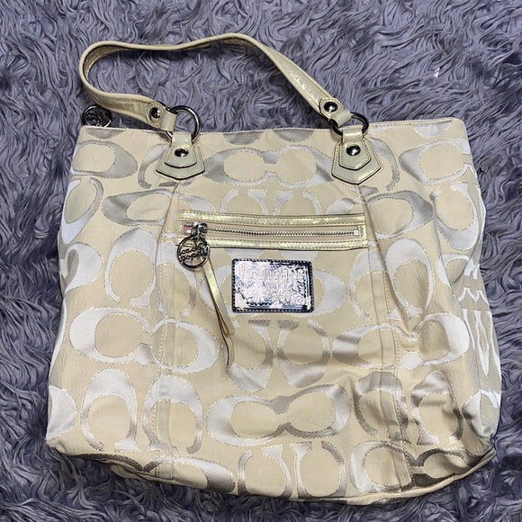 Coach Handbags - COACH POPPY LARGE TOTE K1082-16289